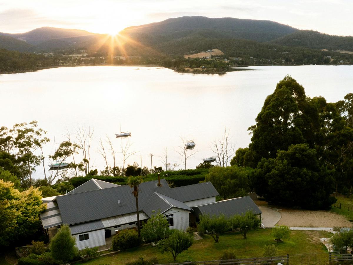 Woodland Bay Retreat overlooking the bay in the early sunrise