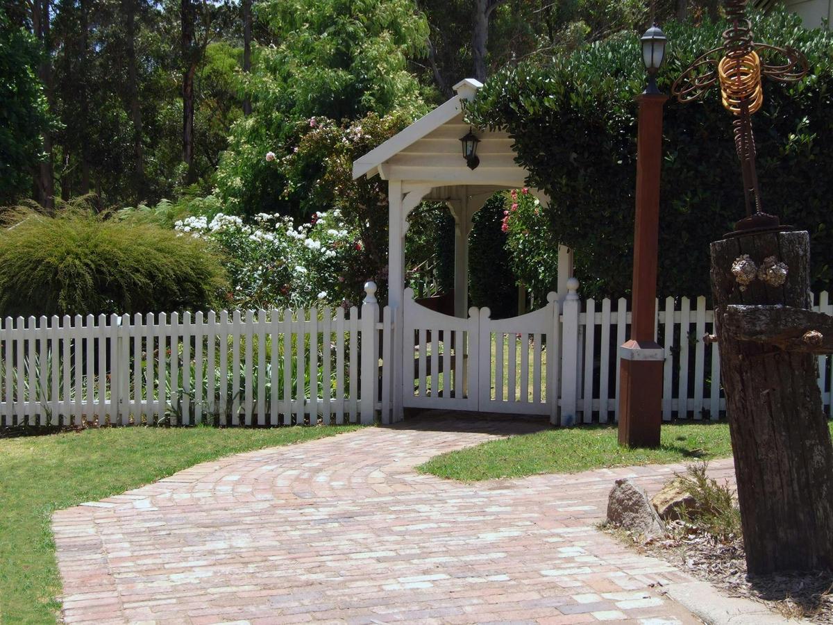 Entrance to Front Garden from Bussell Highway