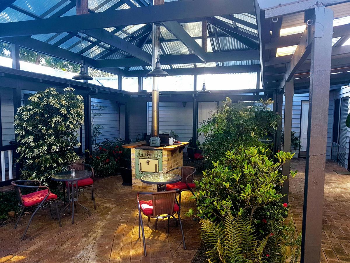 Queen Courtyard