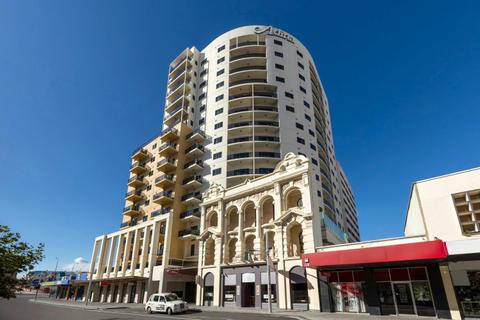 Adina Perth Barrack Plaza