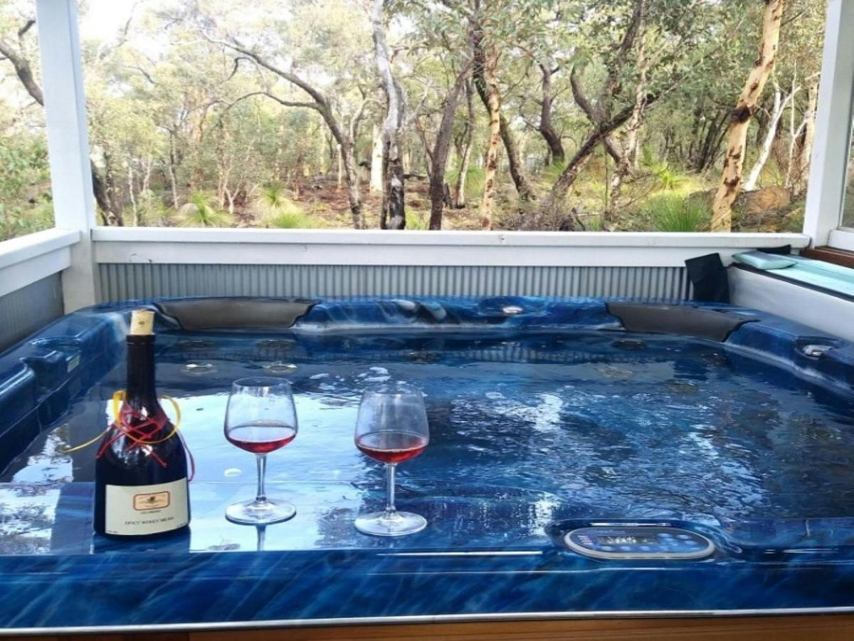 Outdoor Spa/Hot tub