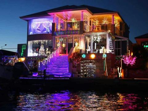 Canal Christmas Lights Tour - Mandurah