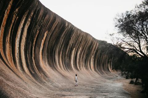 Wave Rock and Hippo's Yawn Day Tour
