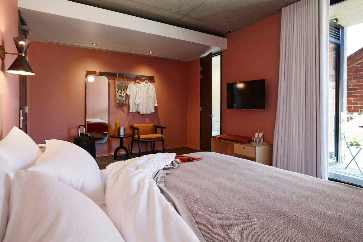 Alex Hotel Bedroom