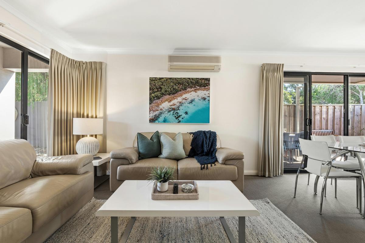 Living room and Air-conditioning
