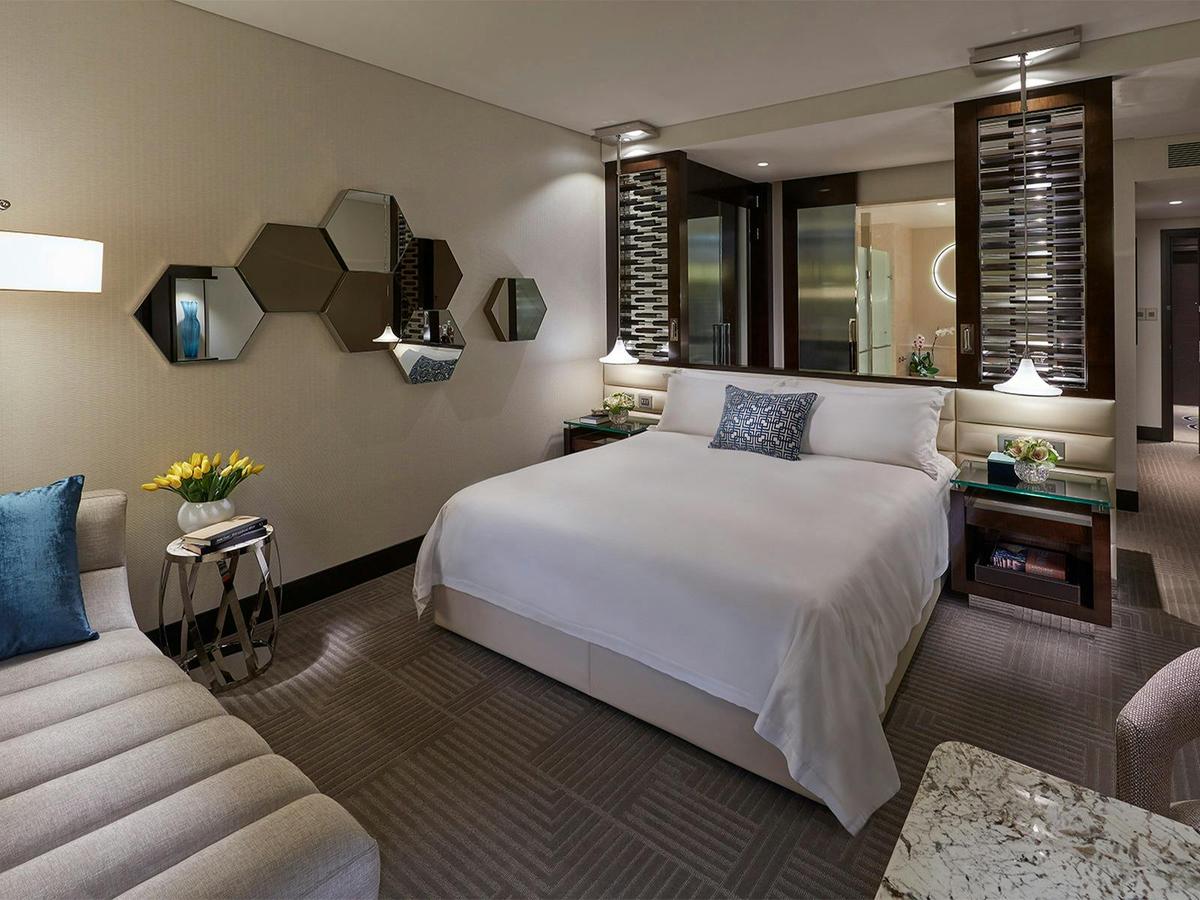 Deluxe King Room