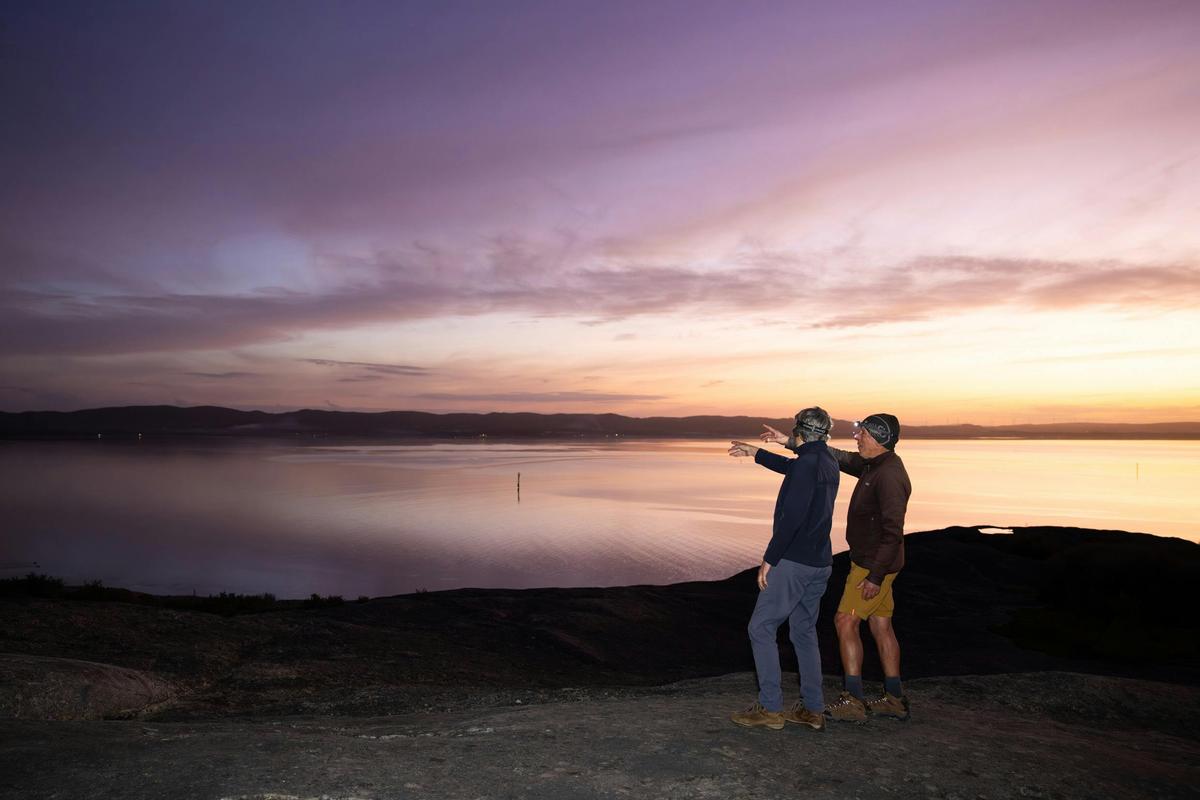 Twilight Hike and Bush tucker