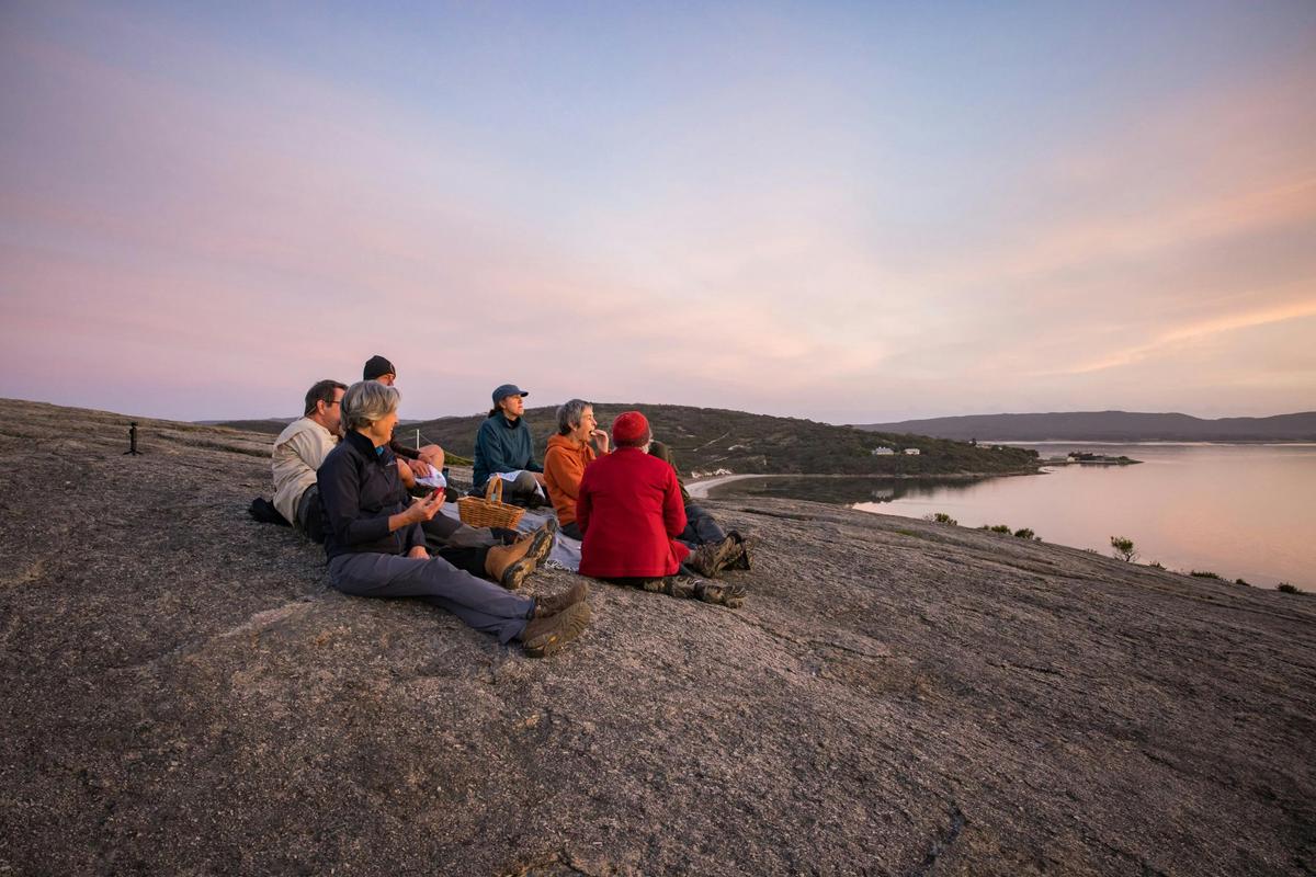 Twilight Hike and Bush tucker