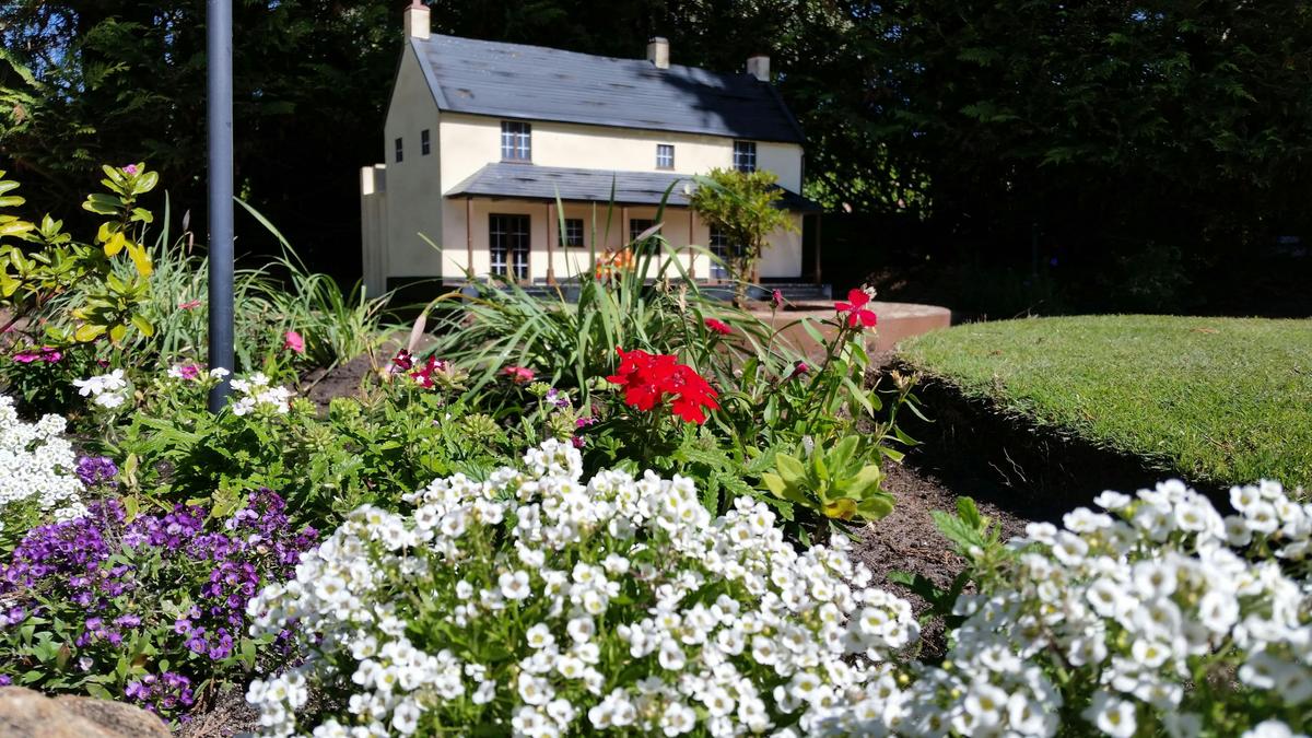 Scale Model Buildings from Abingdon Village in UK