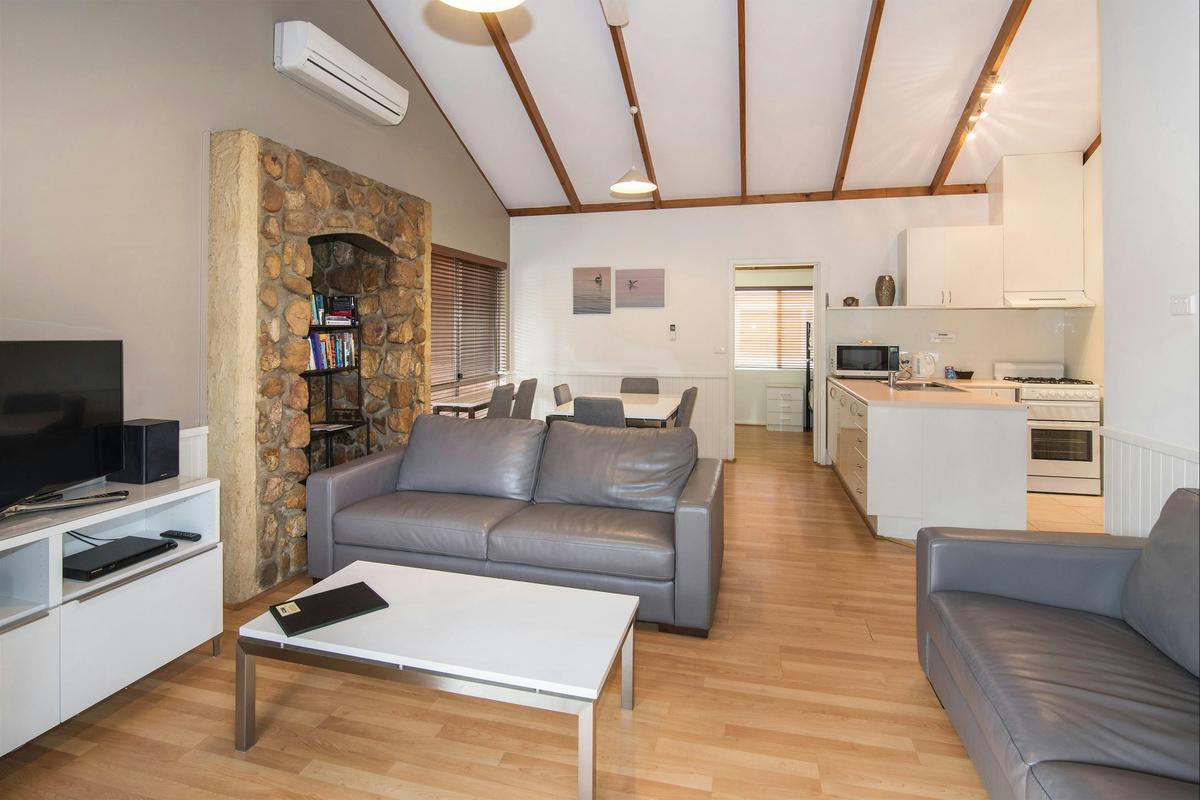 Cottage - 2-Bedroom, 1-Bathroom 3.5 Star