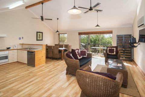 Villa - 3-Bedroom, 2-Bathroom 3.5 Star