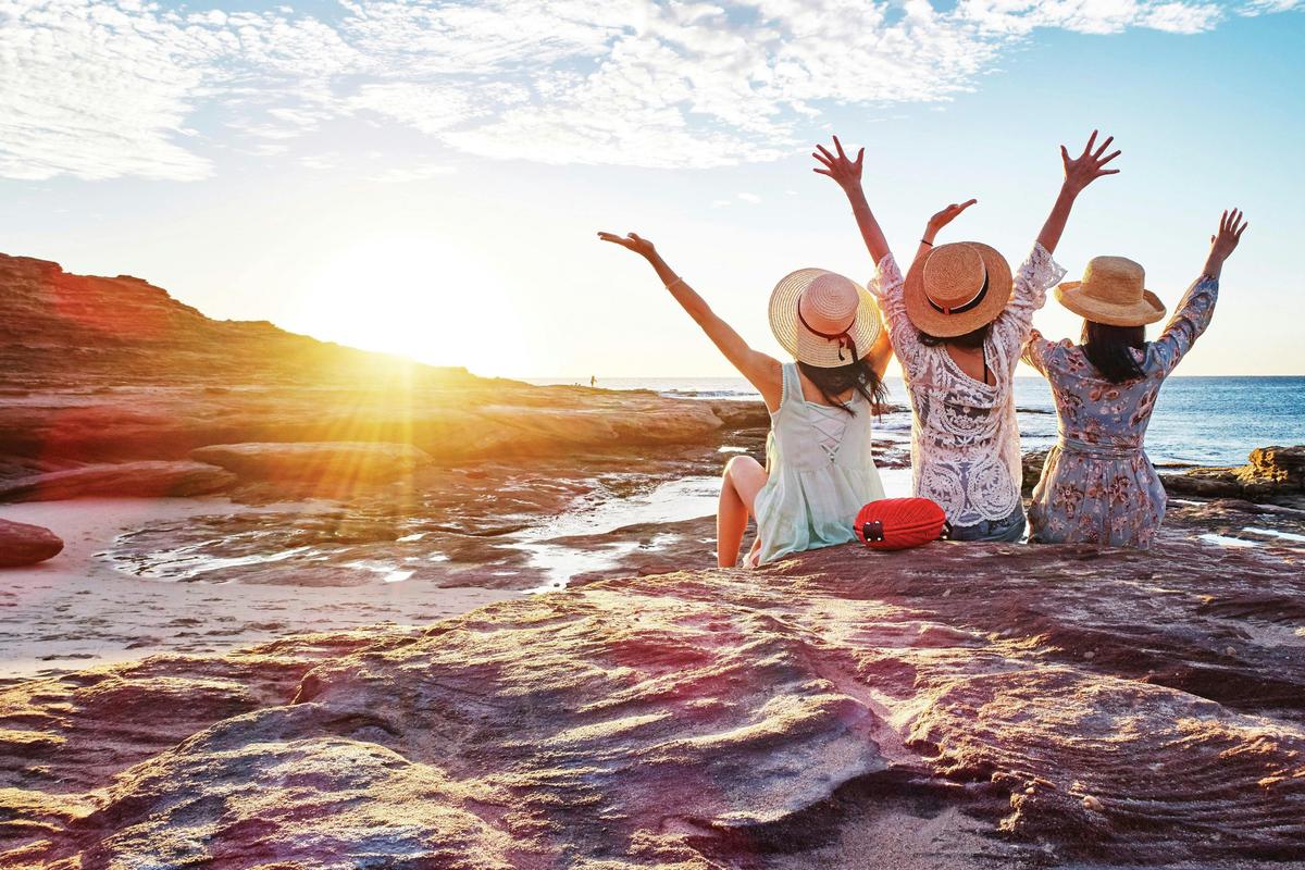 4 Day Perth to Monkey Mia Coastal Loop Return Tour - Hotel Comfort-level