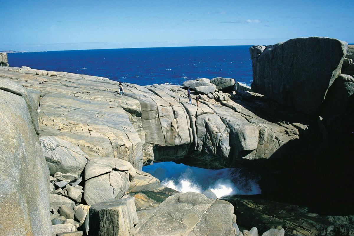 Natural Bridge, Albany