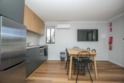 Family Chalet 5 Pet Friendly - Wheelchair Accessible