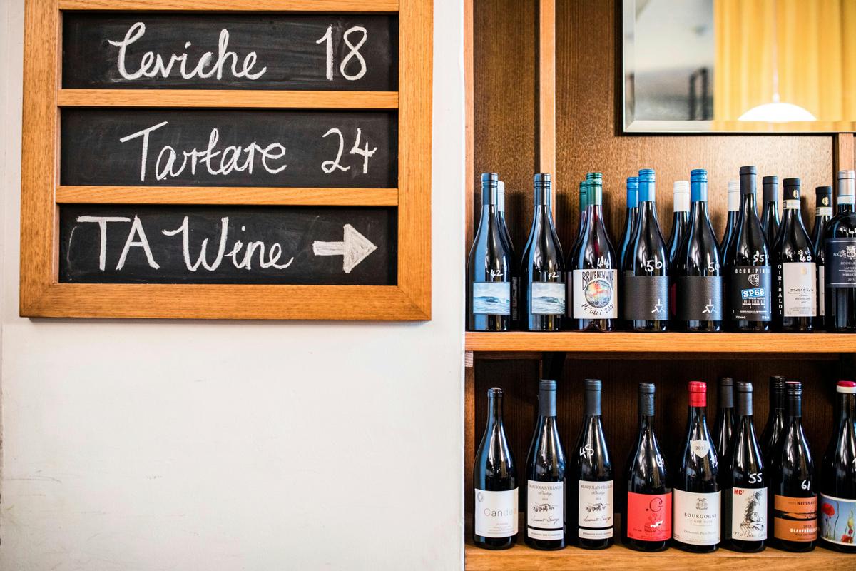 Wine bar