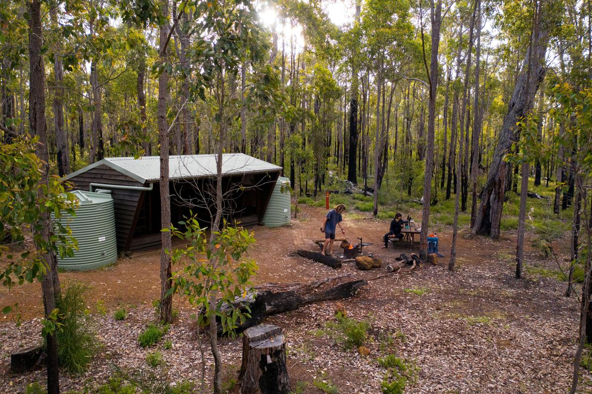 A typical shelter on the Bibbulmun Track