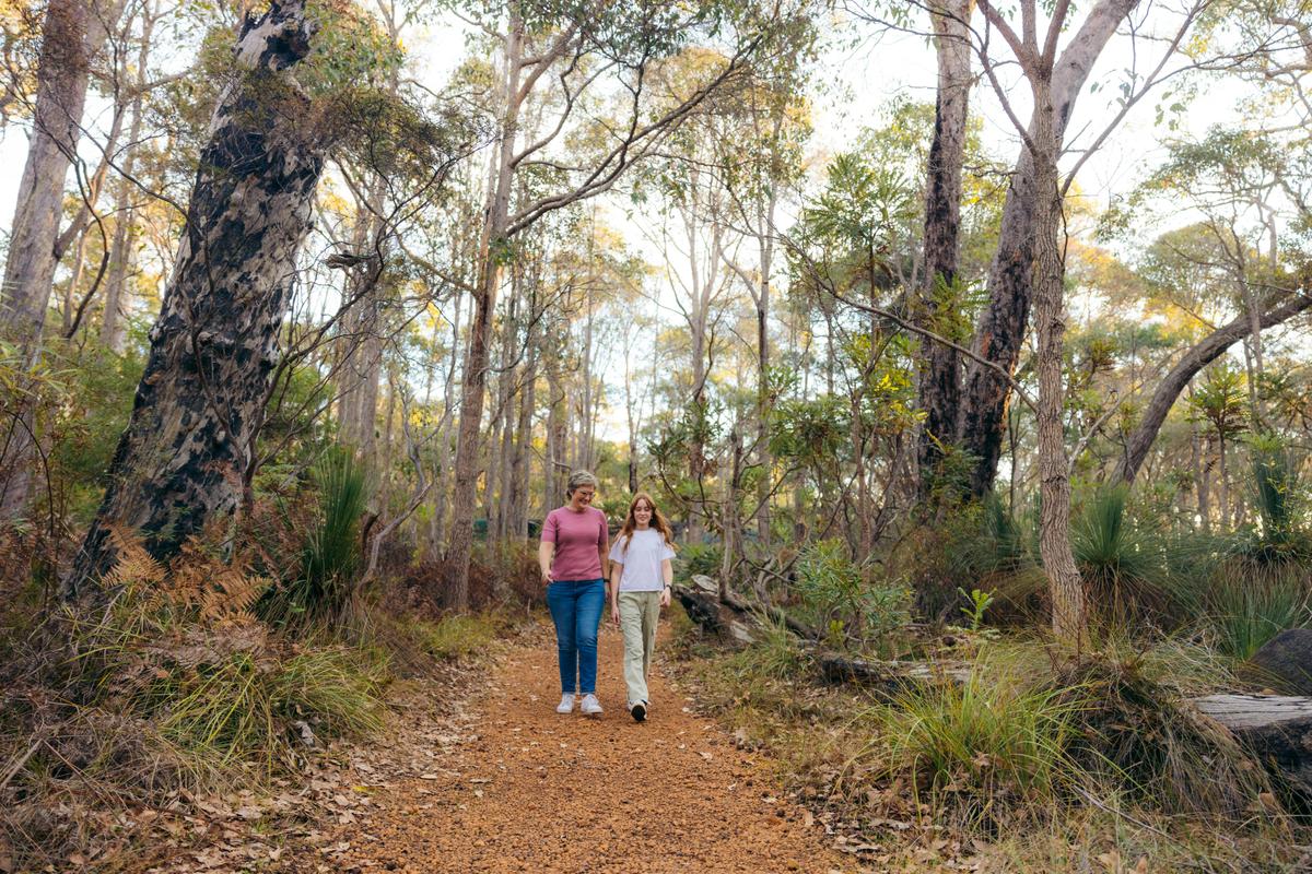 Before or after the Bird of Prey Encounter, explore the sanctuary on a self-guided 1 km walk.