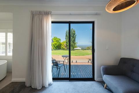 Ocean View Horizon Suite