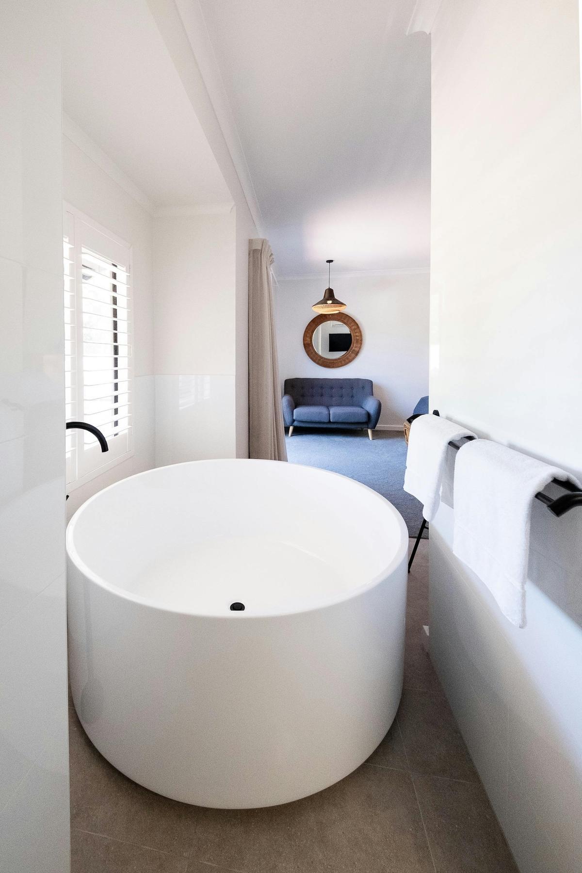 Ocean View Horizon Suite