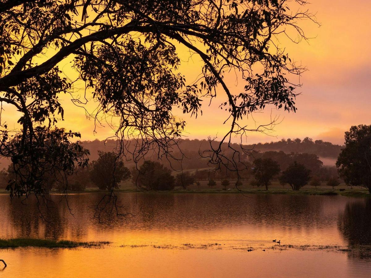 Lake Chittering