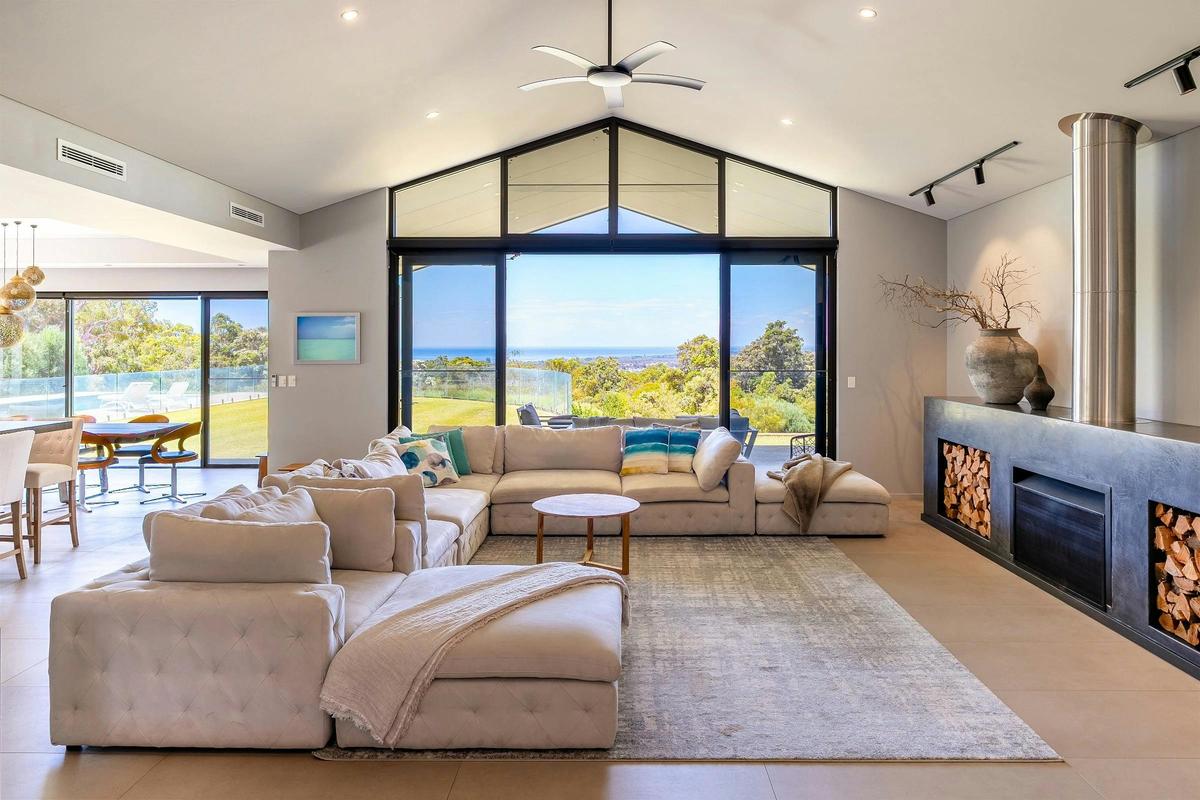 Indoor lounge space at Dunsborough Vista