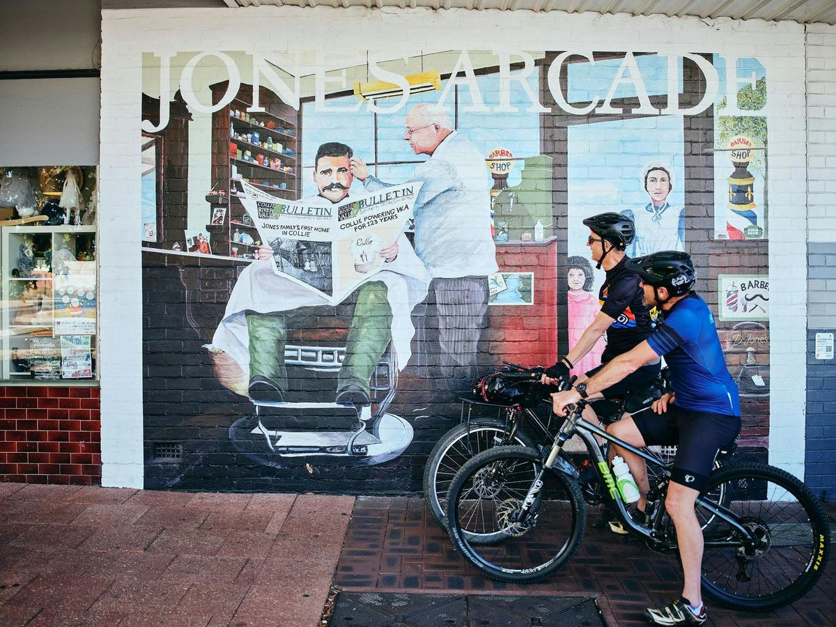 Jones Family by Donald Cook - Collie Mural Trail, Collie, Western Australia