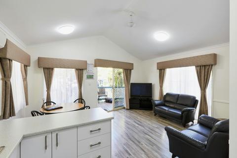 Deluxe 2 Bedroom Spa Villa - Sleeps 4