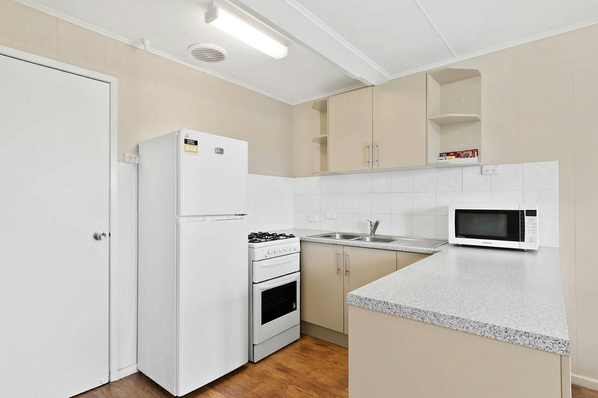 Standard 1 Bedroom Cabin - Sleeps 6