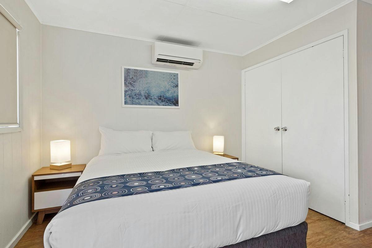Standard 1 Bedroom Cabin - Sleeps 6