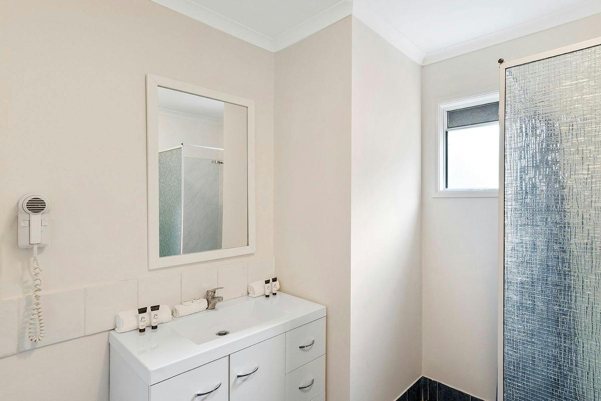 Standard 2 Bedroom Cabin - Sleeps 4