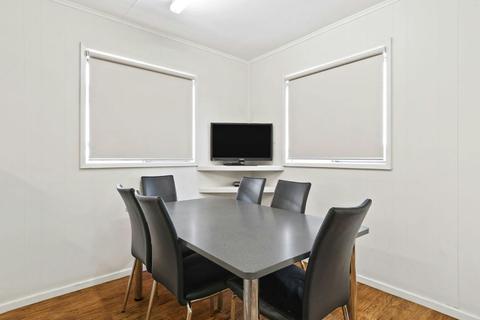 Standard 1 Bedroom Cabin - Sleeps 6
