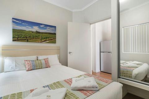 Deluxe 2 Bedroom Cabin - Sleeps 5
