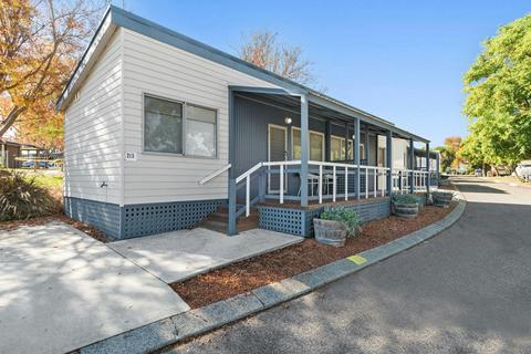 Superior 1 Bedroom Cabin