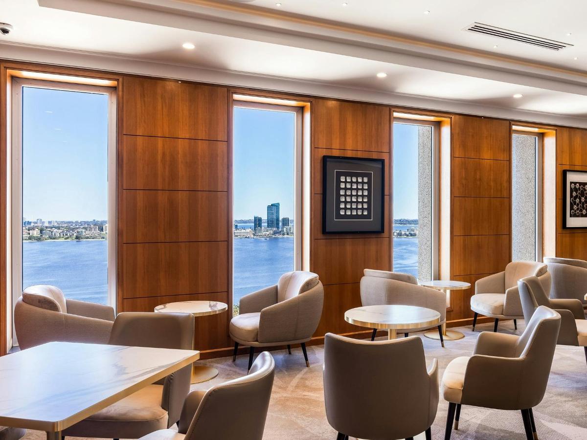 Swan River Lounge