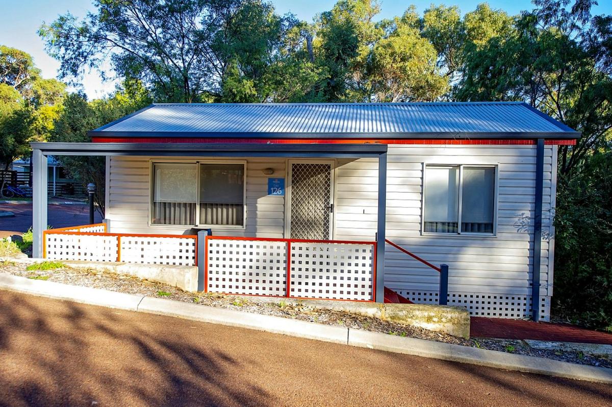 Standard One Bedroom Cabin - Sleeps 2