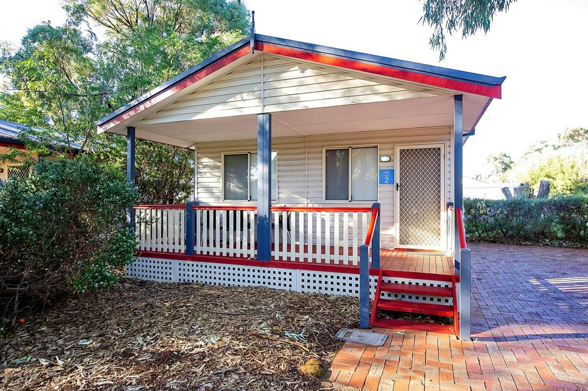 Superior Two Bedroom Cabin - Sleeps 6