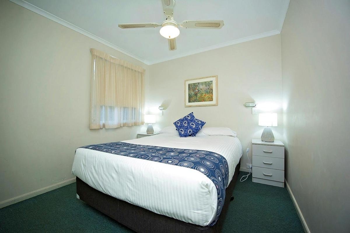 Superior Two Bedroom Cabin - Sleeps 4