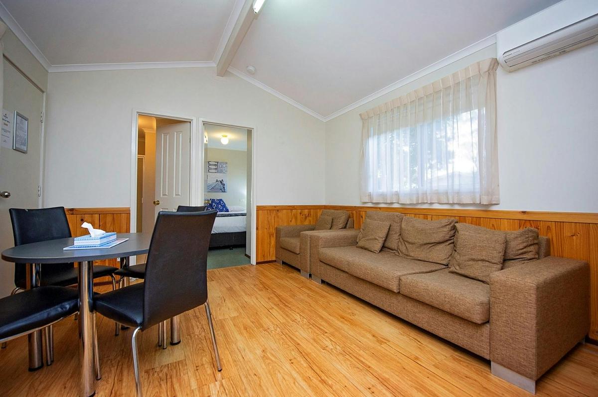 Standard One Bedroom Cabin - Pet Friendly