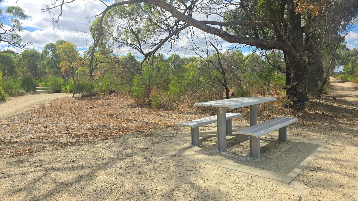 Dixon Road Conservation Precinct Trail