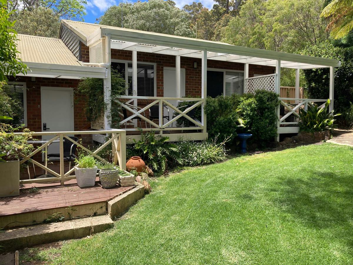 Garden rooms overlook rear garden