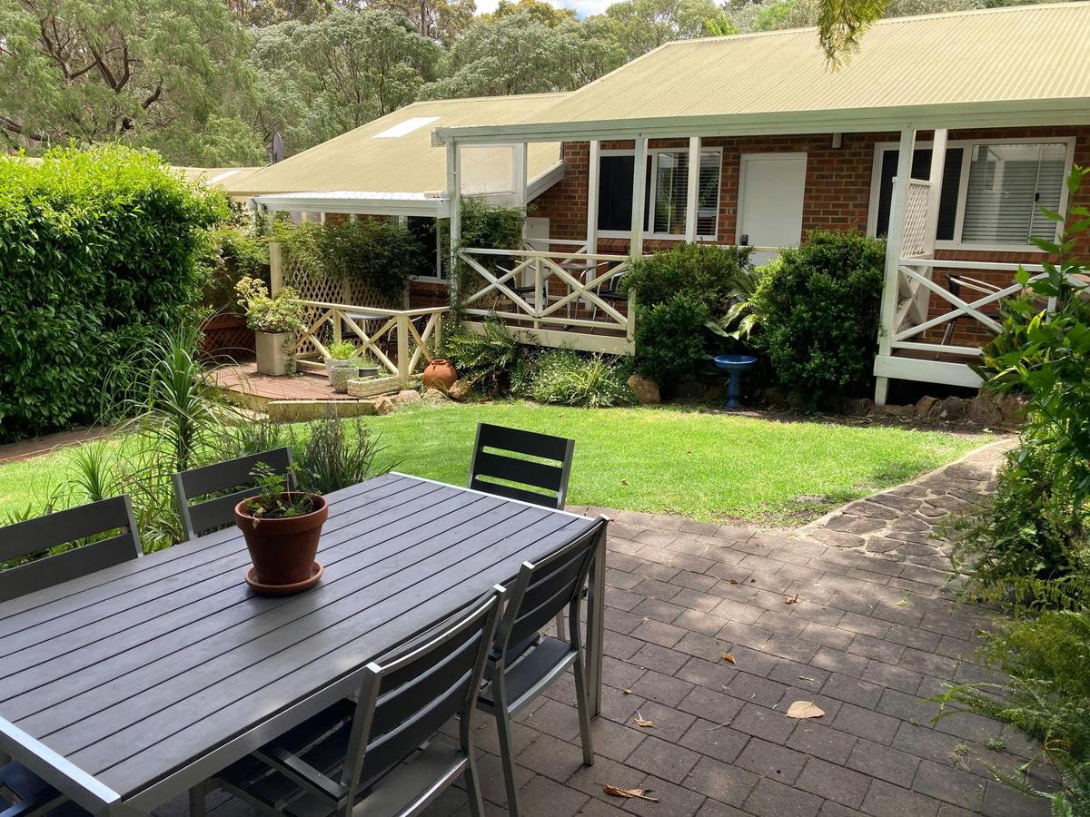 Edge Motel rear garden dining