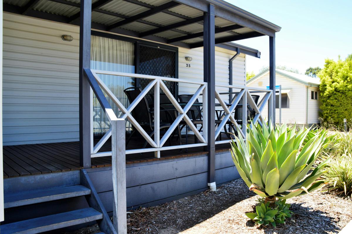 Deluxe Cabin - Two Bedroom - Sleeps 4