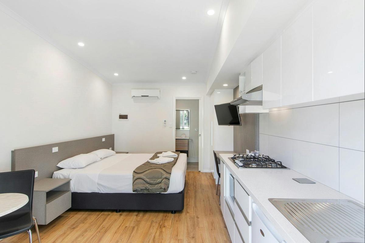 Deluxe Studio Room