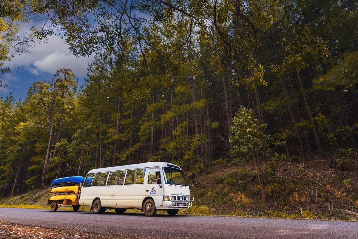 21-seater coaster bus available for charter and delivery