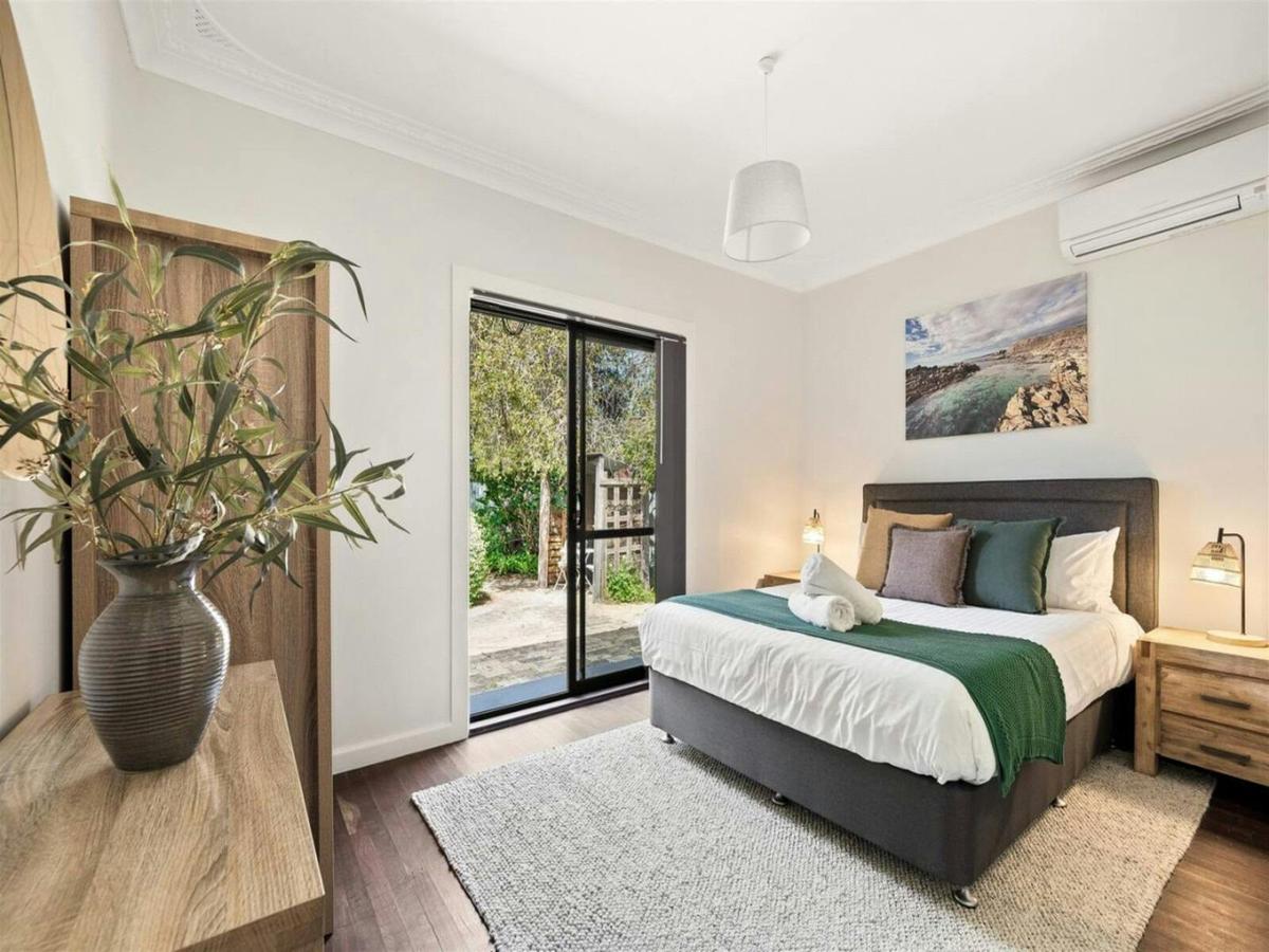 Bedroom 1 - 1 Queen bed, Garden view and Airconditioning