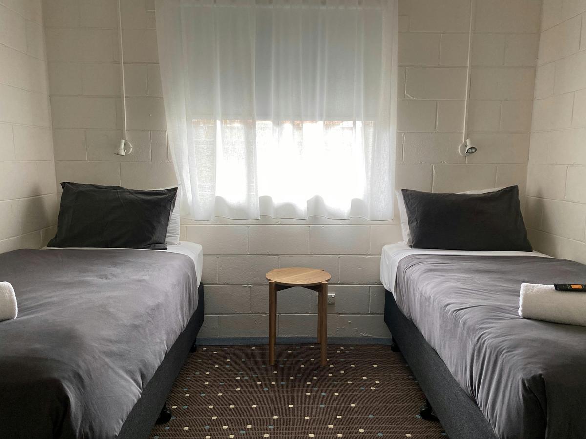 2nd bedroom