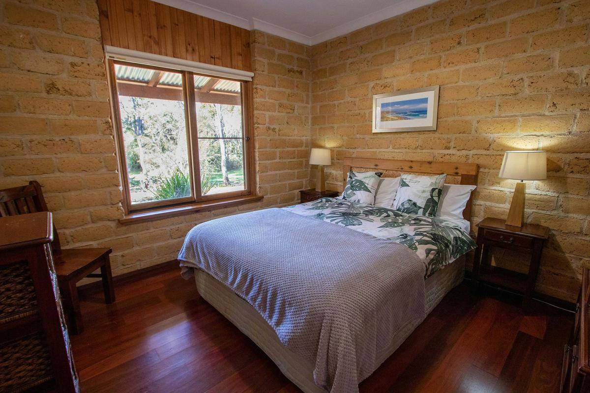 Cowrie Main Bedroom