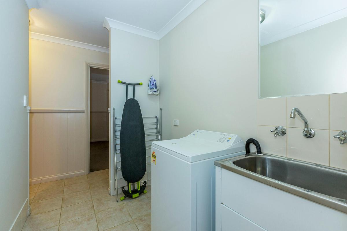 Ibis Lake View Spa Chalet
