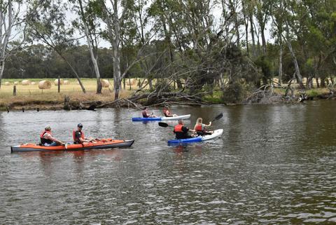 Mandoon Winery and Kayak Tour with wine tasting