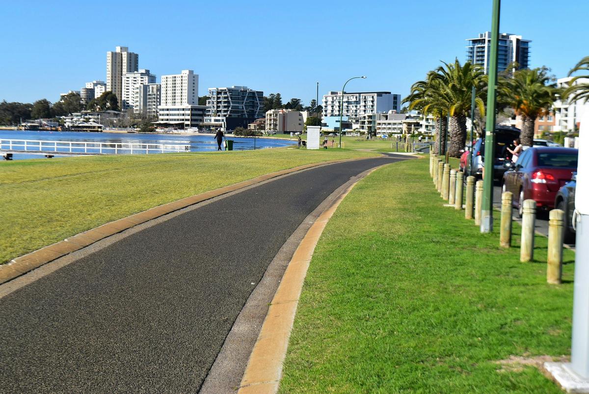 Majestic Foreshore and East Perth Bike Tour